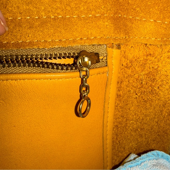 Vintage Coach Ergo Flap Bag 9029 in Yellow - Picture 8 of 8